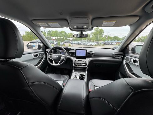 Certified 2023 Ford Explorer XLT w/ Equipment Group 202A AWD/4WD image 17