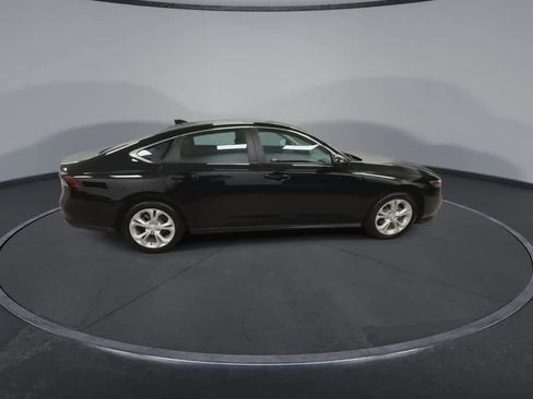 Used 2023 Honda Accord LX image 9
