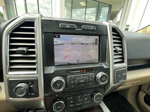 Used 2015 Ford F150 Lariat w/ Equipment Group 501A Mid RWD image 13