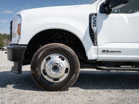 New 2026 Ford F350 XL w/ 360-Degree Camera Package AWD/4WD image 2