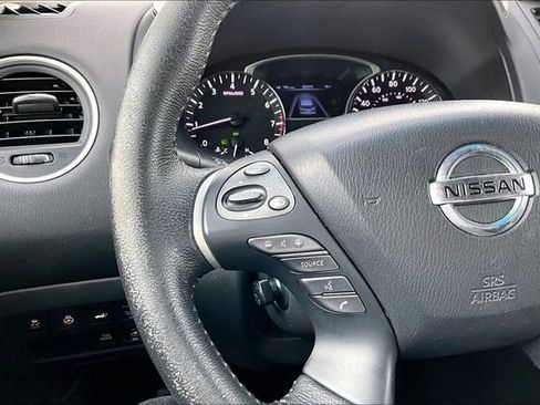 Used 2013 Nissan Pathfinder Platinum AWD/4WD image 11