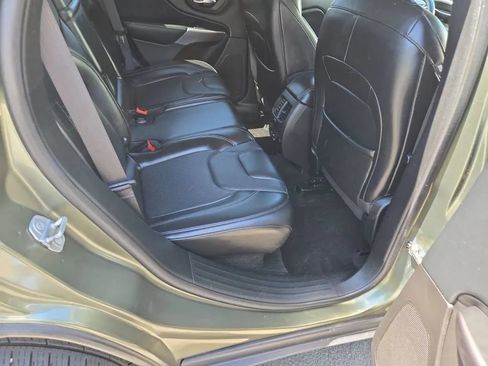 Used 2019 Jeep Cherokee Limited w/ Trailer Tow Group AWD/4WD image 28