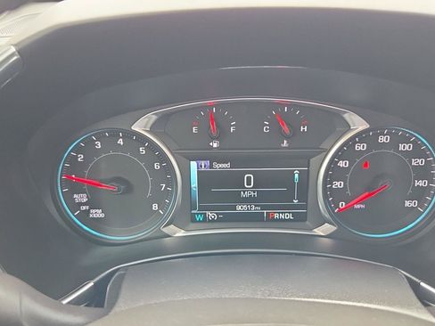 Used 2018 Chevrolet Equinox LT w/ Sun & Infotainment Package FWD image 16