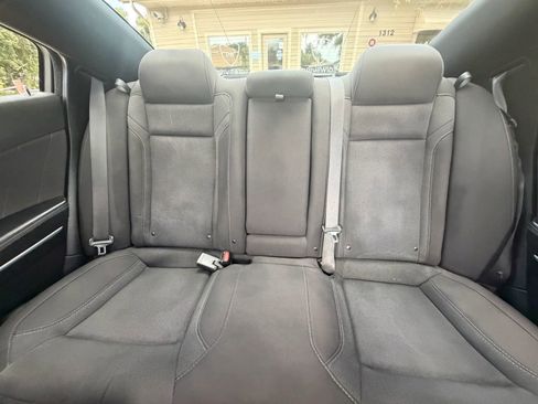 Used 2019 Dodge Charger SXT RWD image 13
