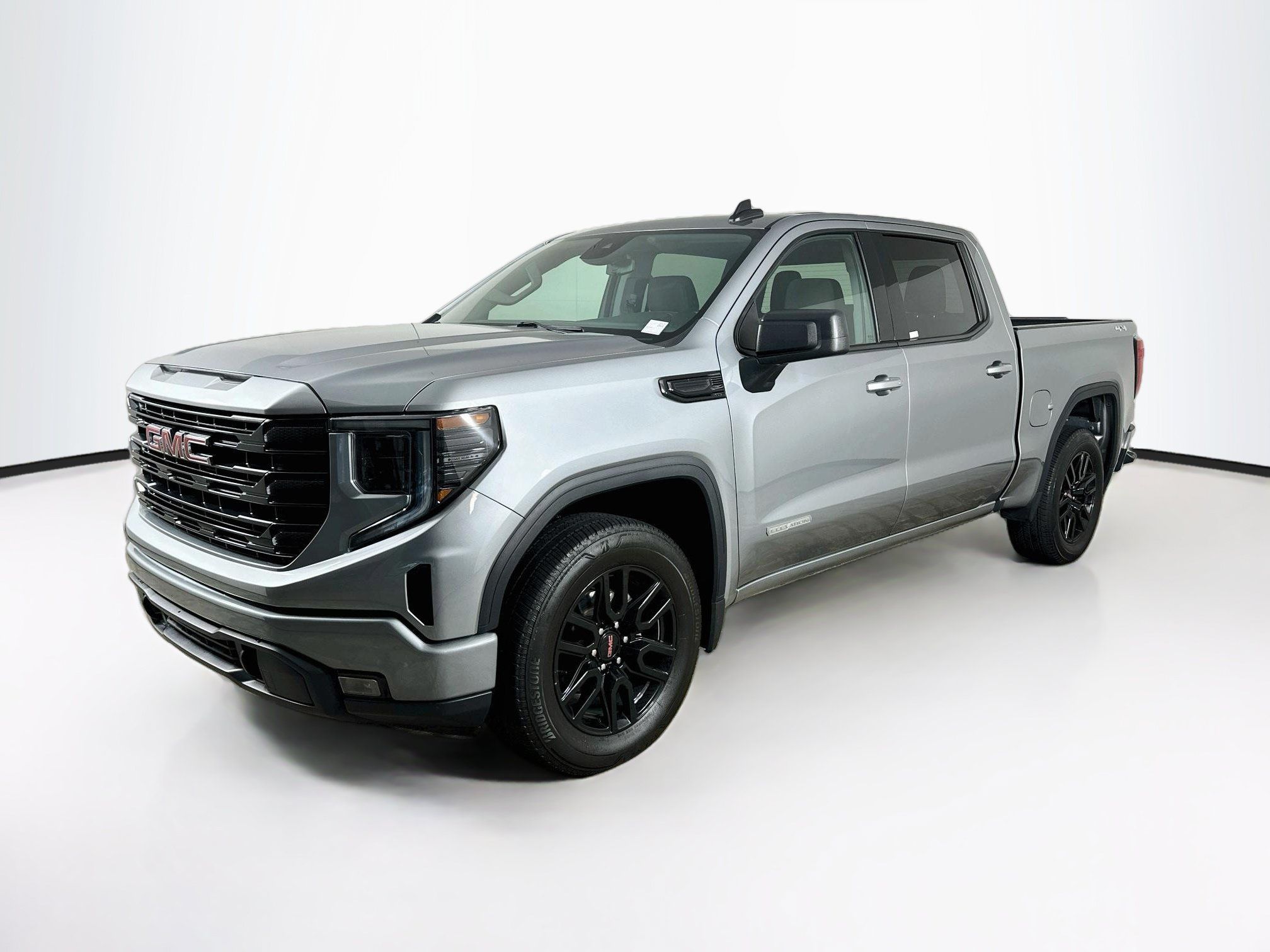Used 2024 GMC Sierra 1500 Elevation AWD/4WD image 3