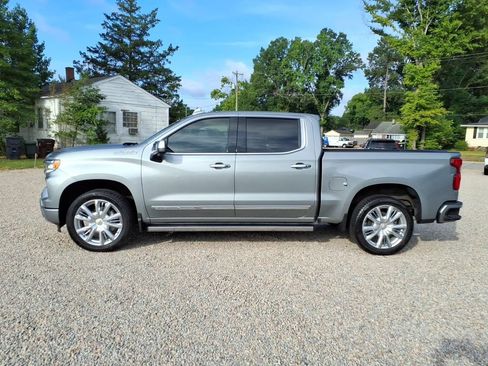 Used 2023 Chevrolet Silverado 1500 High Country w/ High Country Premium Package AWD/4WD image 4
