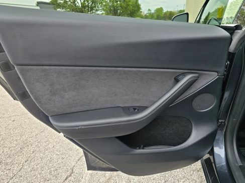 Used 2024 Tesla Model Y Long Range image 21