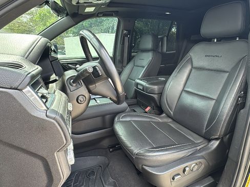 Used 2021 GMC Yukon Denali w/ Denali Ultimate Package AWD/4WD image 14