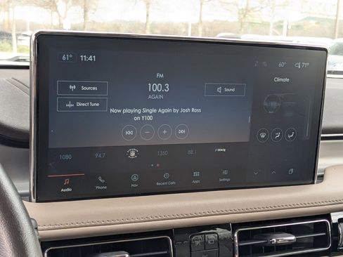 Used 2022 Lincoln Nautilus FWD w/ Premium Package image 15