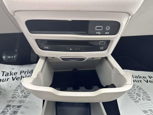 Used 2020 Chrysler Pacifica Limited image 50