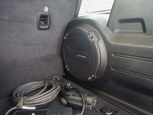 Used 2021 Jeep Wrangler Unlimited Sahara image 33