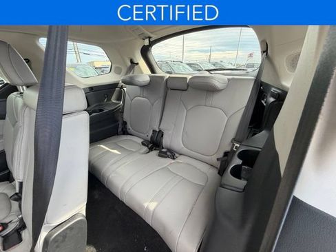 Used 2024 Honda Pilot Touring image 15