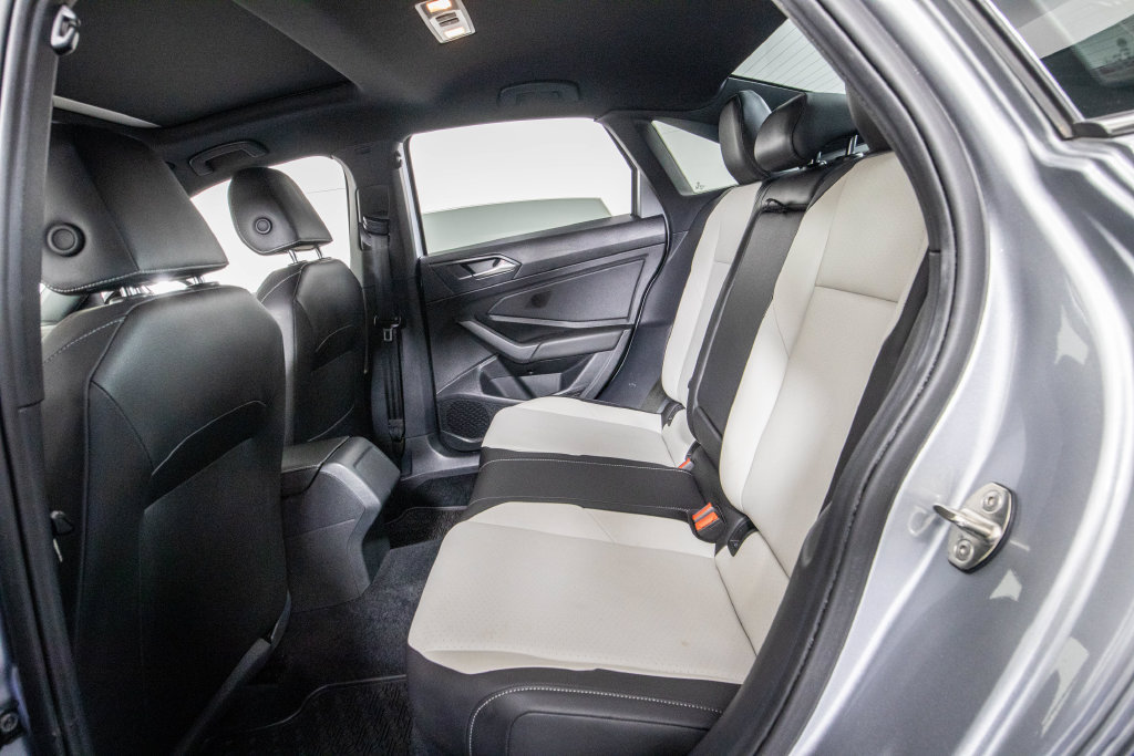 Used 2020 Volkswagen Jetta R-Line FWD image 12