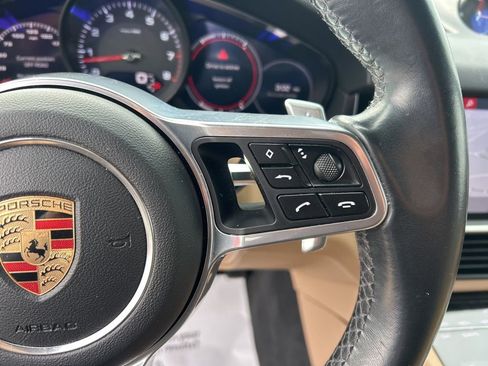 Used 2019 Porsche Cayenne Base image 9