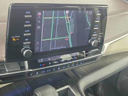 Certified 2023 Toyota Sienna Platinum AWD/4WD image 16