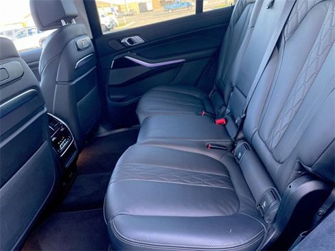 Used 2025 BMW X7 xDrive40i image 23