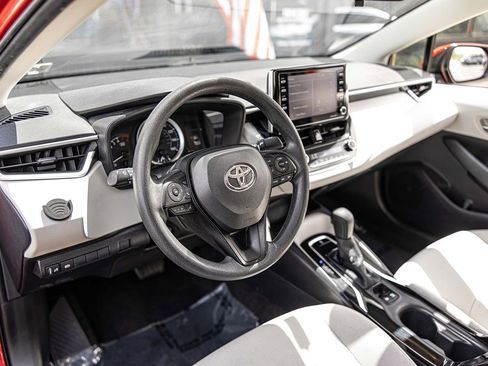 Used 2021 Toyota Corolla LE FWD image 19