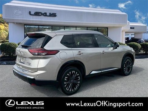 Used 2024 Nissan Rogue Platinum w/ Platinum Premium Package image 5