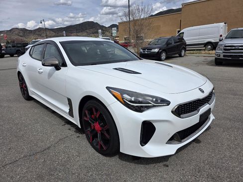 Used 2019 Kia Stinger GT image 2