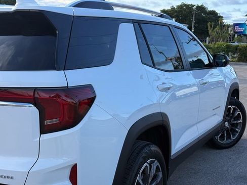 Used 2026 GMC Terrain Elevation w/ Elevation Premium Package AWD/4WD image 8