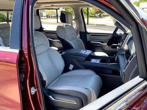 Certified 2025 RAM 1500 Tungsten w/ Off Road Group AWD/4WD image 9