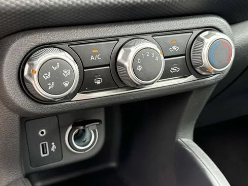 Used 2025 Nissan Kicks Play S FWD image 36
