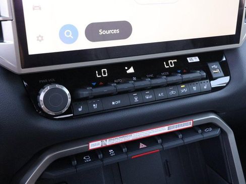 New 2025 Toyota Tundra Limited image 17