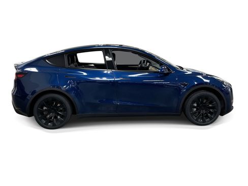 Certified 2023 Tesla Model Y 2WD image 7