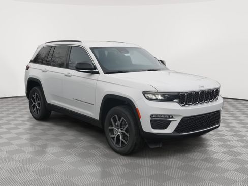 New 2025 Jeep Grand Cherokee Limited w/ Trailer Tow Package image 2