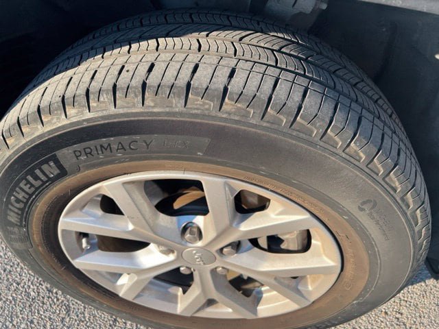 Used 2023 Jeep Grand Cherokee L Limited AWD/4WD image 13