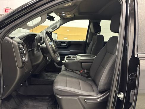 Used 2020 Chevrolet Silverado 1500 Custom w/ Custom Value Package AWD/4WD image 18