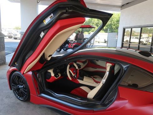 Used 2017 BMW i8 AWD/4WD image 18