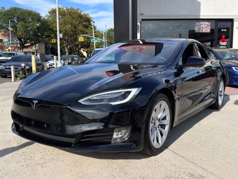 Used 2018 Tesla Model S 75D image 1