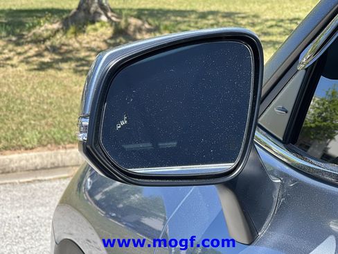 Used 2023 Toyota Highlander XLE image 30