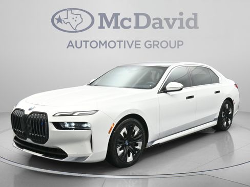 Used 2023 BMW i7 xDrive60 AWD/4WD image 1