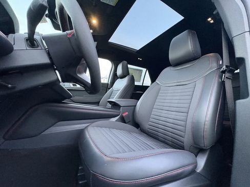 New 2026 Ford Explorer ST-Line w/ ST-Line Street Pack image 18