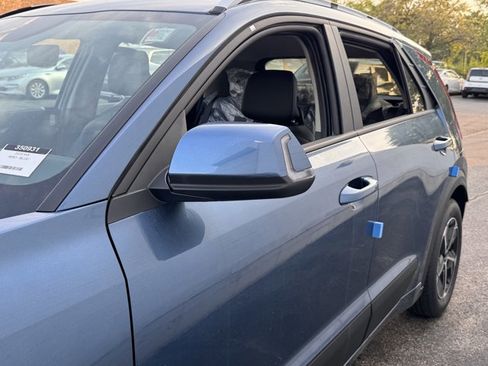 New 2025 Kia Niro EX image 25