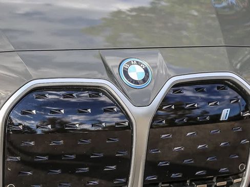 Used 2022 BMW i4 eDrive40 image 5