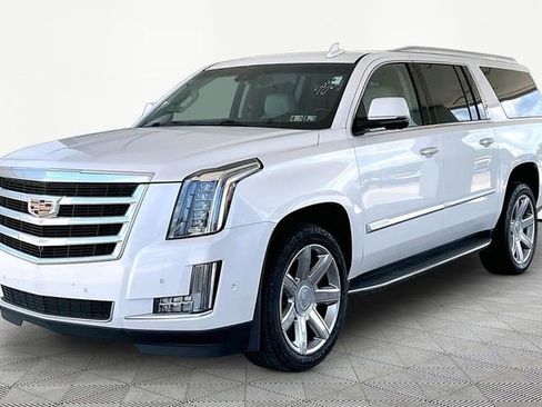 Used 2019 Cadillac Escalade ESV Luxury AWD/4WD image 3