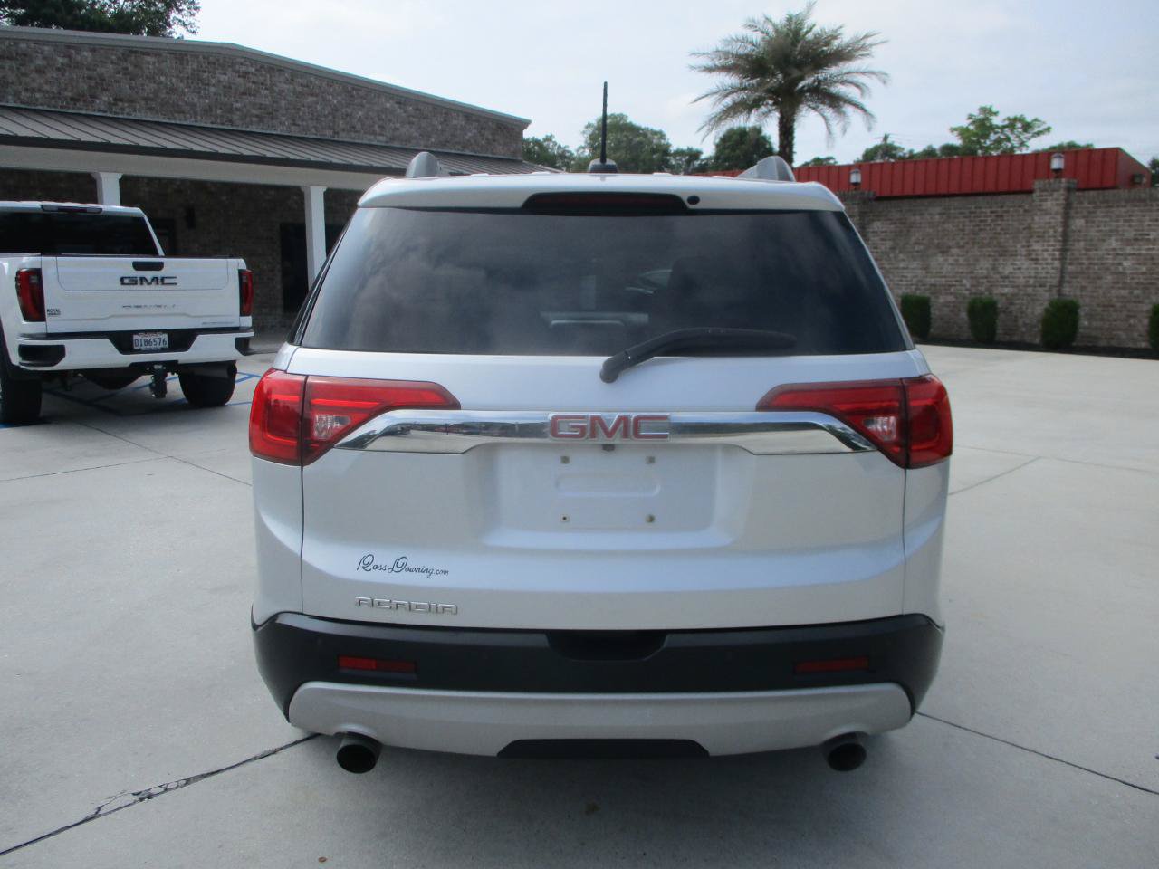 Used 2017 GMC Acadia SLT FWD image 21