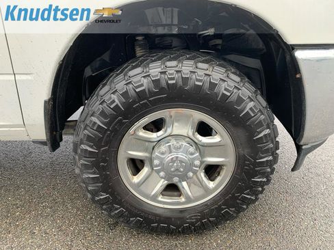 Used 2019 RAM 2500 Tradesman w/ Chrome Appearance Group image 9