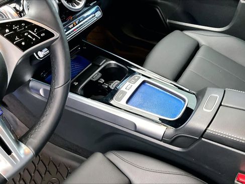Used 2025 Mercedes-Benz GLB 250 image 17