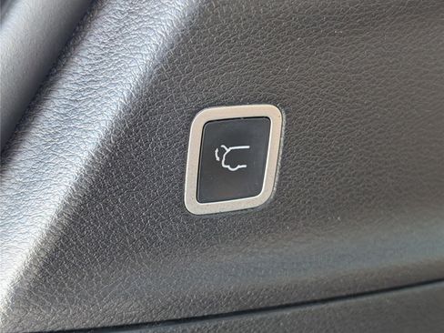 Used 2021 Chrysler Pacifica Pinnacle AWD/4WD image 17