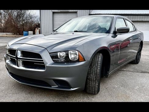 Used 2011 Dodge Charger SE image 1