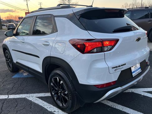 Used 2021 Chevrolet TrailBlazer LT w/ Convenience Package image 4
