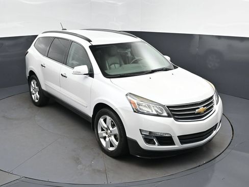 Used 2016 Chevrolet Traverse LT w/ Traveler's Package FWD image 1