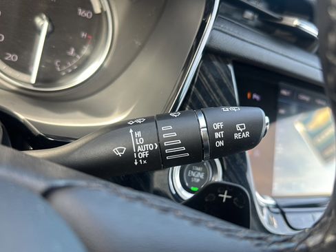 Used 2023 Cadillac XT6 Premium Luxury image 34