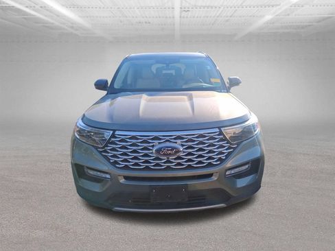 Used 2020 Ford Explorer Platinum w/ Premium Technology Package AWD/4WD image 3