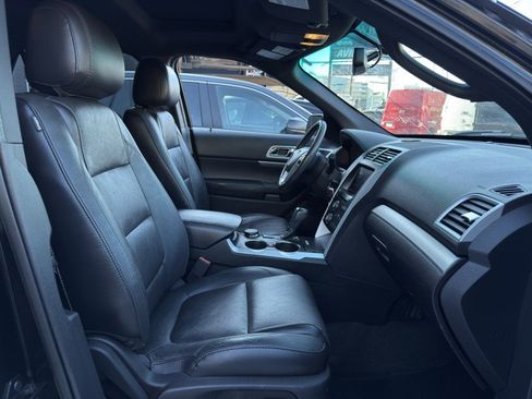 Used 2014 Ford Explorer XLT w/ Equipment Group 202A image 27