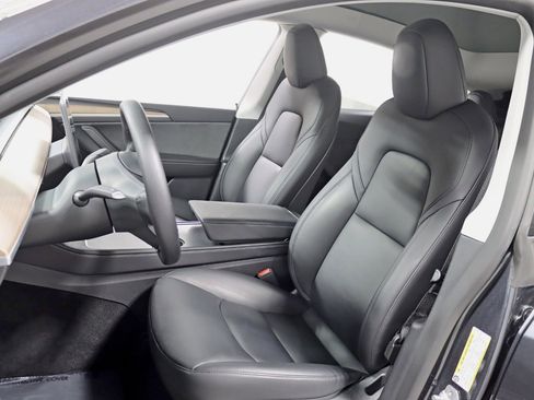 Used 2025 Tesla Model Y Performance image 28